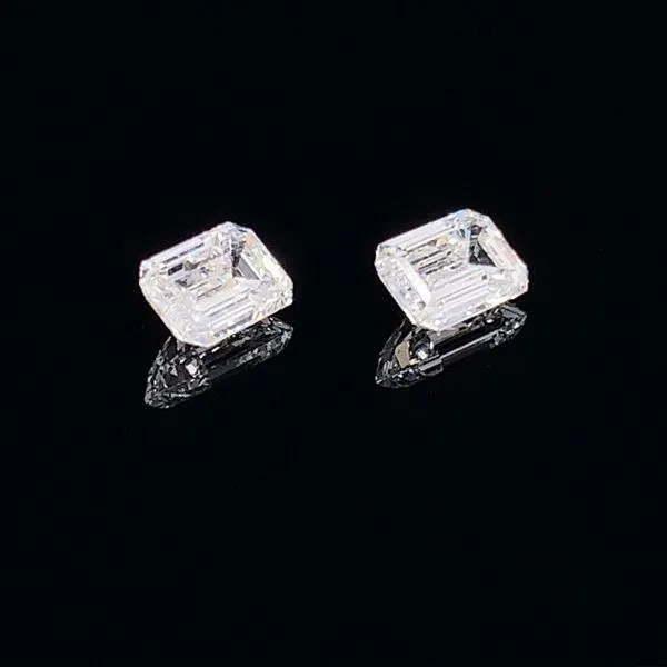 Matched Pair Of Natural Emerald Cut Loose Diamonds Image 2 Geralds Jewelry Oak Harbor, WA