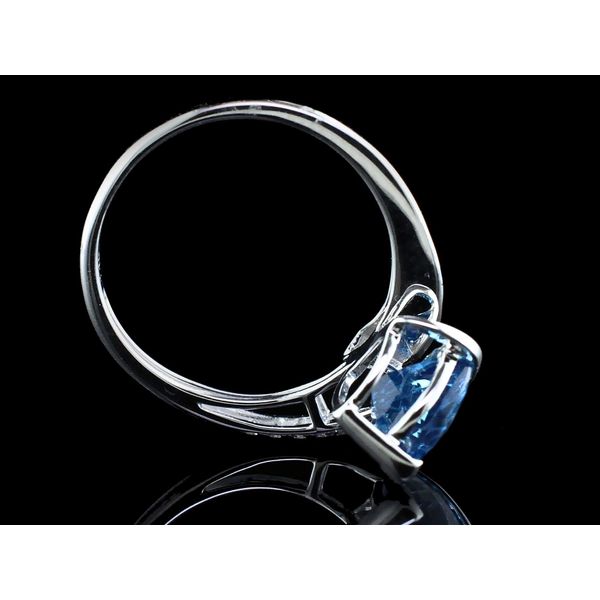 Ladies Blue Topaz and Diamond Ring Image 3 Geralds Jewelry Oak Harbor, WA
