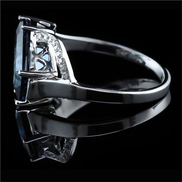 Ladies London Blue Topaz and Diamond Ring Image 2 Geralds Jewelry Oak Harbor, WA