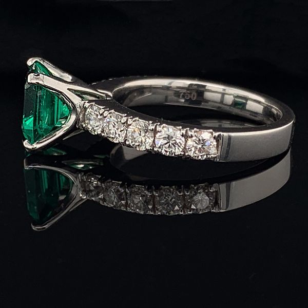 18K White Gold, Natural Emerald And Diamond Ring Image 3 Geralds Jewelry Oak Harbor, WA