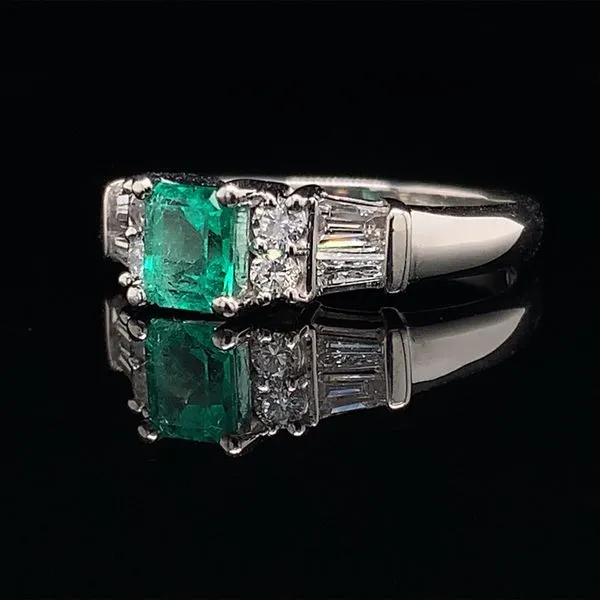 Platinum Emerald And Diamond Ring Image 2 Geralds Jewelry Oak Harbor, WA