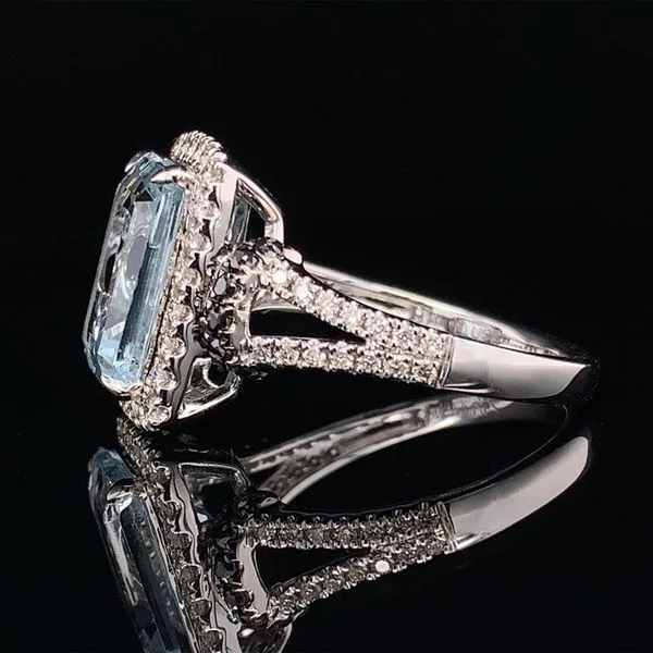 3.73Ct Aquamarine And Diamond Ring Image 3 Geralds Jewelry Oak Harbor, WA