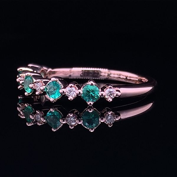 Alternating Emerald And Diamond Eleven Stone Ring Image 2 Geralds Jewelry Oak Harbor, WA