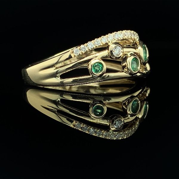 Emerald And Diamond Fashion Ring Image 3 Geralds Jewelry Oak Harbor, WA