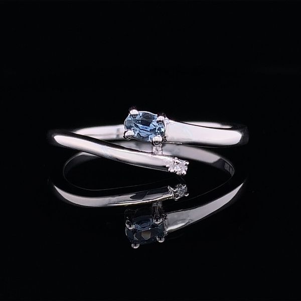 Bypass Style Yogo Sapphire And Diamond Ring Geralds Jewelry Oak Harbor, WA