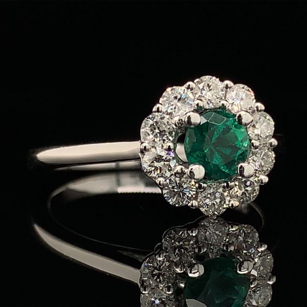 Round Emerald And Diamond Halo Ring Image 3 Geralds Jewelry Oak Harbor, WA