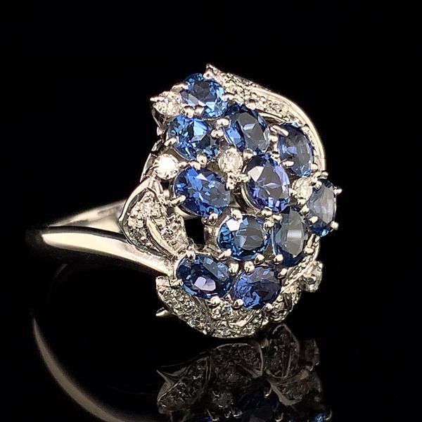 Platinum Yogo Sapphire And Diamond Cluster Ring Image 3 Geralds Jewelry Oak Harbor, WA