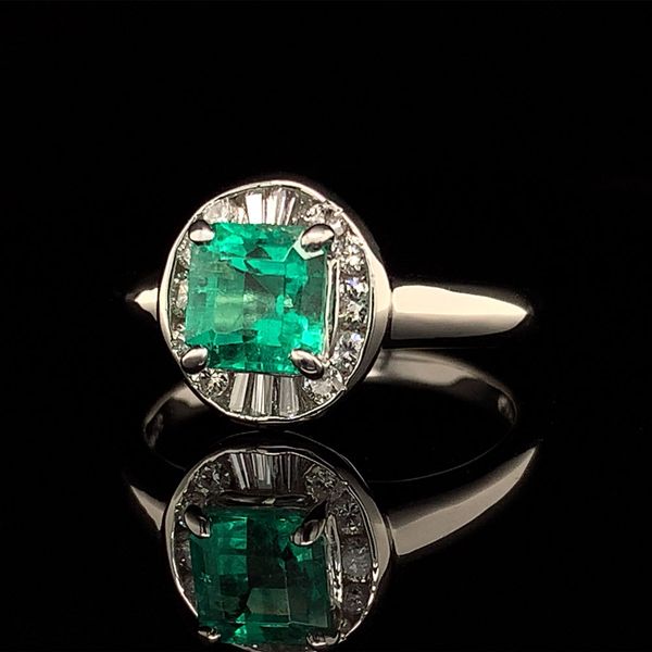 Platinum, Emerald And Diamond Ring Image 2 Geralds Jewelry Oak Harbor, WA