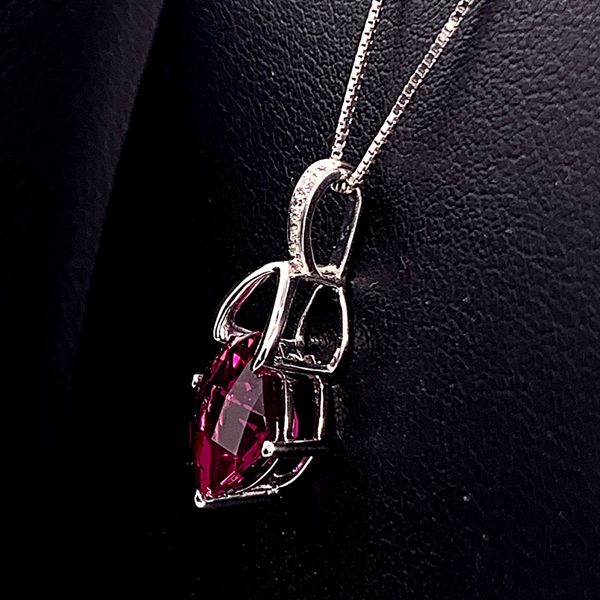 Rhodolite Garnet and Diamond Pendant Image 2 Geralds Jewelry Oak Harbor, WA