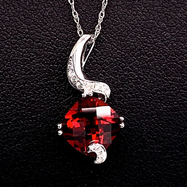 Garnet and Diamond Pendant Geralds Jewelry Oak Harbor, WA