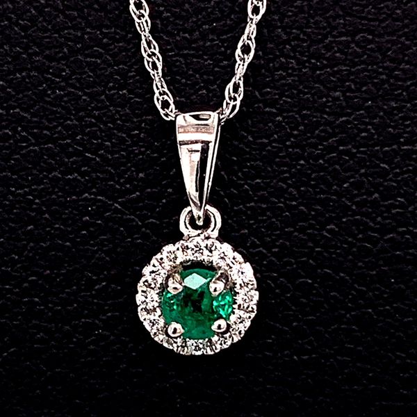 Emerald And Diamond Halo Style Pendant Geralds Jewelry Oak Harbor, WA