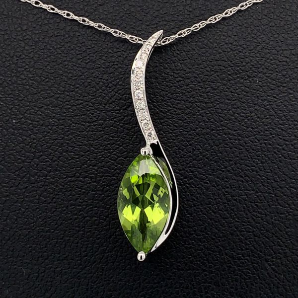 Peridot and Diamond Pendant Geralds Jewelry Oak Harbor, WA
