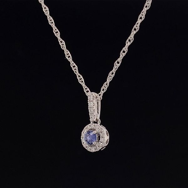 Yogo Sapphire And Diamond Halo Pendant Image 2 Geralds Jewelry Oak Harbor, WA