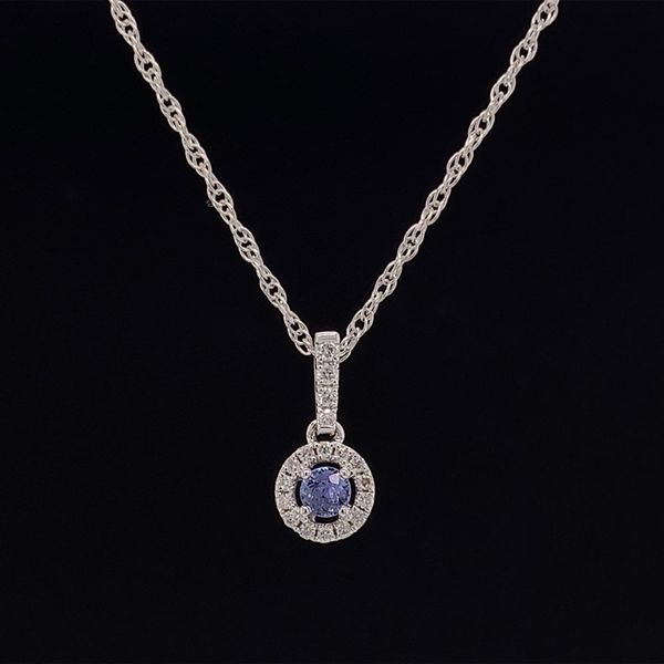 Yogo Sapphire And Diamond Halo Pendant Geralds Jewelry Oak Harbor, WA