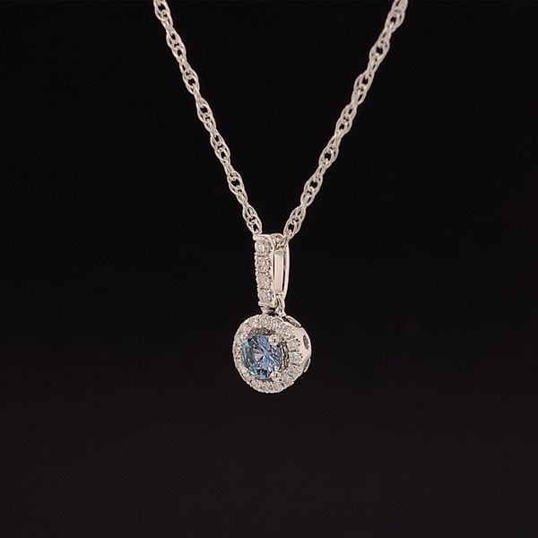 Yogo Sapphire And Diamond Halo Pendant Image 2 Geralds Jewelry Oak Harbor, WA