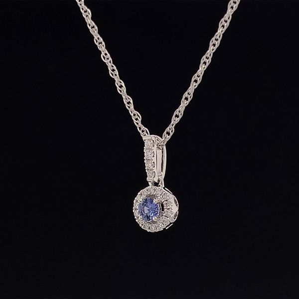 Yogo Sapphire And Diamond Halo Pendant Image 2 Geralds Jewelry Oak Harbor, WA