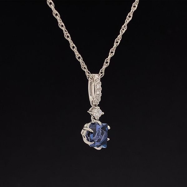 Octahedron Cut Yogo Sapphire And Diamond Platinum Pendant Image 2 Geralds Jewelry Oak Harbor, WA