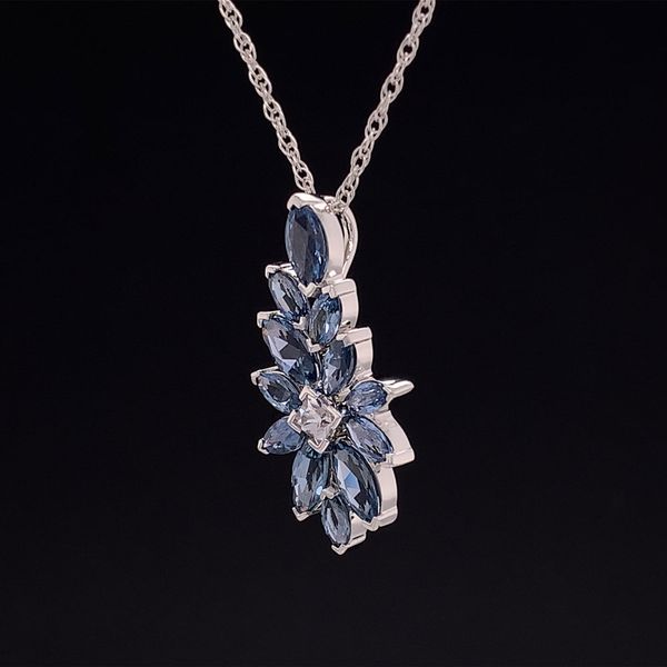 Custom Freeform Yogo Sapphire Pendant Image 2 Geralds Jewelry Oak Harbor, WA