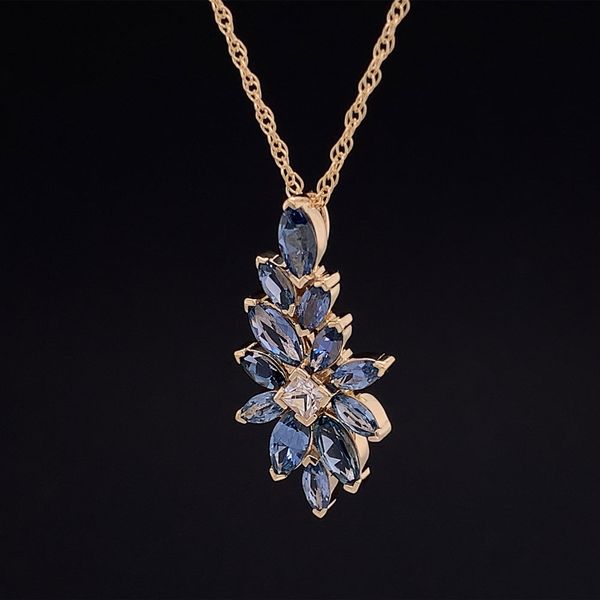Custom Freeform Yogo Sapphire Pendant Image 2 Geralds Jewelry Oak Harbor, WA