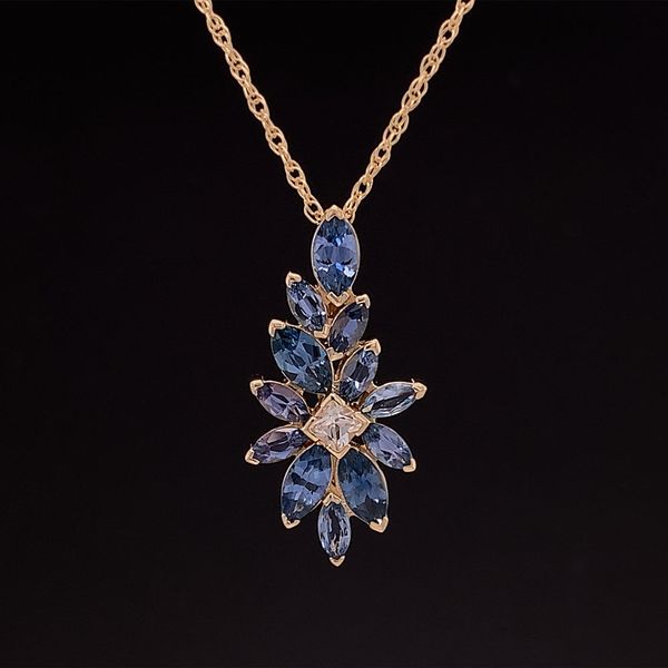 Custom Freeform Yogo Sapphire Pendant Geralds Jewelry Oak Harbor, WA