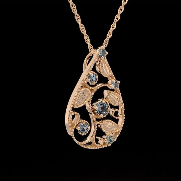 Montana Sapphire Filigree Yellow Gold Pendant Image 2 Geralds Jewelry Oak Harbor, WA
