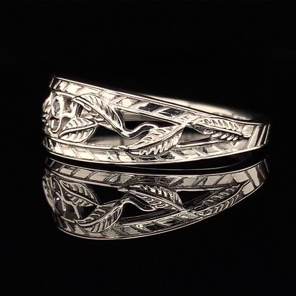 Nature Inspired Yogo Sapphire Ring Image 2 Geralds Jewelry Oak Harbor, WA