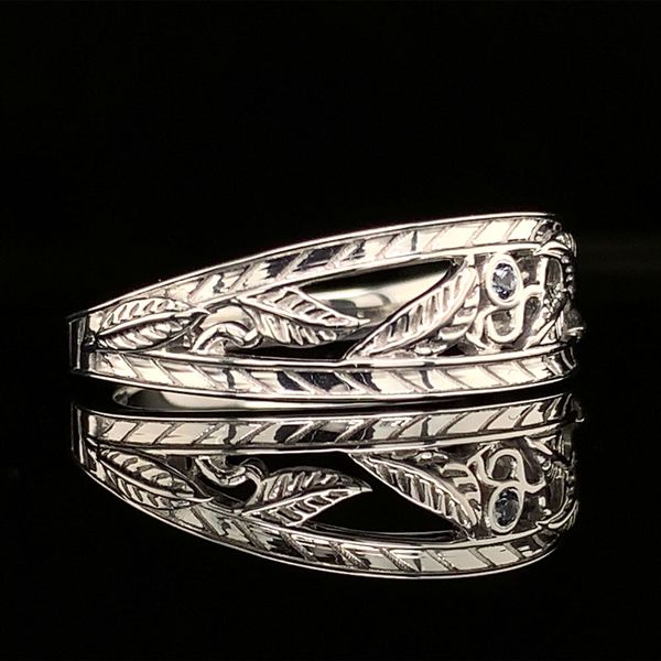 Nature Inspired Yogo Sapphire Ring Image 3 Geralds Jewelry Oak Harbor, WA