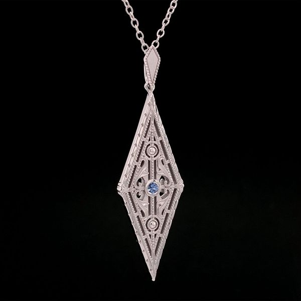Vintage Inspired Yogo Sapphire Pendant Image 2 Geralds Jewelry Oak Harbor, WA