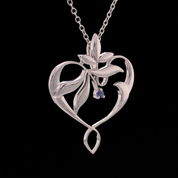 Freeform Heart and Yogo Sapphire Pendant Image 3 Geralds Jewelry Oak Harbor, WA