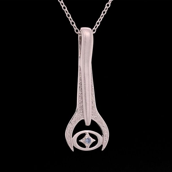 Sword and Yogo Sapphire Pendant Image 2 Geralds Jewelry Oak Harbor, WA