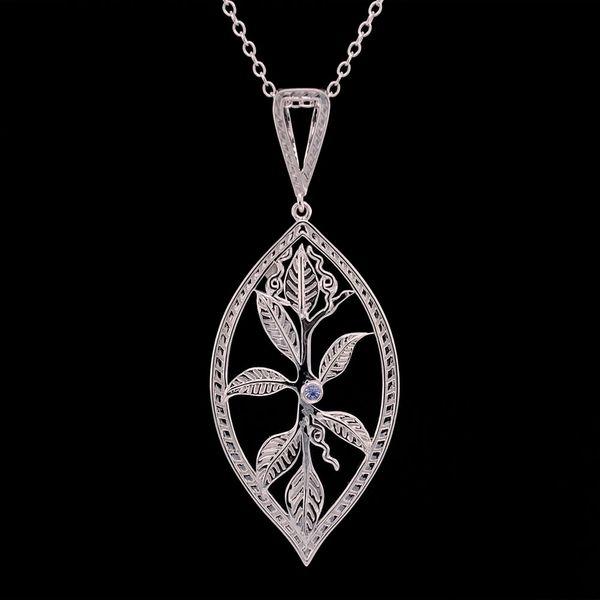 Nature Inspired Yogo Sapphire Pendant Geralds Jewelry Oak Harbor, WA