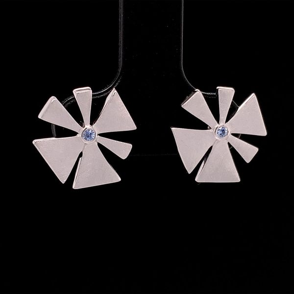 Pinwheel Yogo Sapphire Earrings Image 2 Geralds Jewelry Oak Harbor, WA