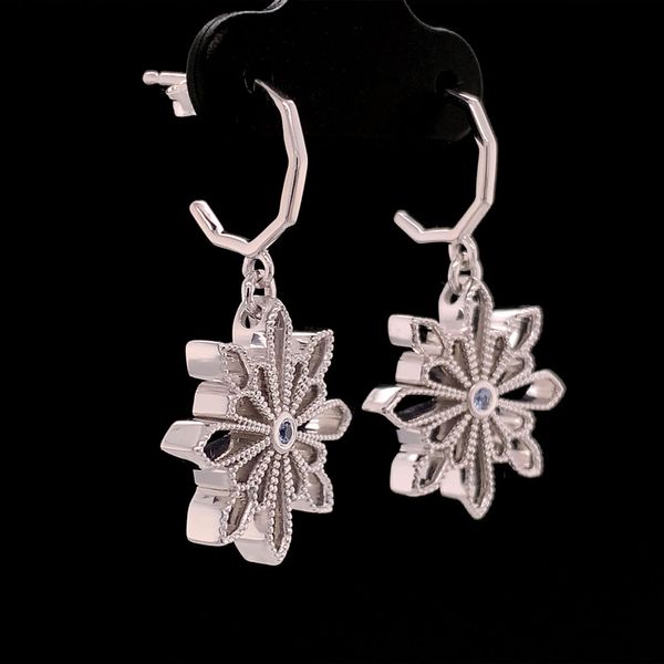 Milgrain Snowflake Yogo Sapphire Earrings Image 3 Geralds Jewelry Oak Harbor, WA