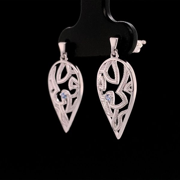 Abstract Paisley Inspired Yogo Sapphire Earrings Image 3 Geralds Jewelry Oak Harbor, WA