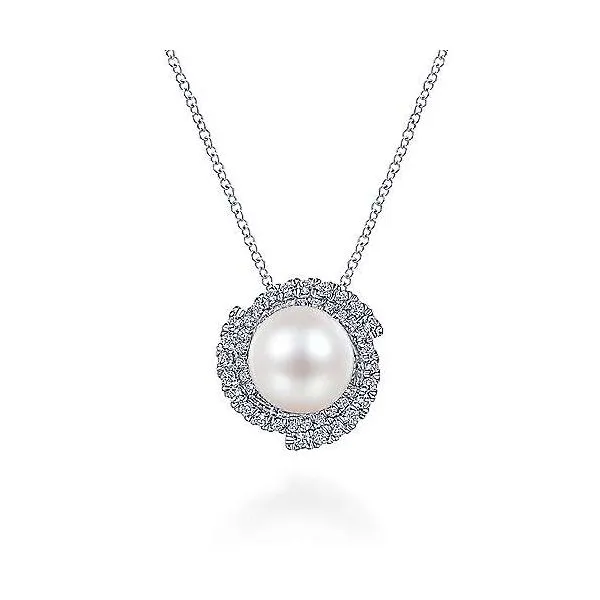 Gabriel Pearl and Diamond Necklace Goldstein's Jewelers Mobile, AL