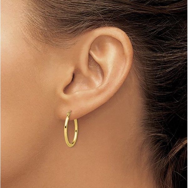 Textured Oval Hoop Earrings Image 3 Goldstein's Jewelers Mobile, AL