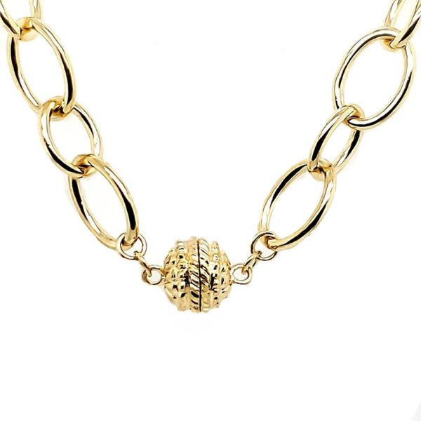 Open Link Magnetic Clasp Necklace Image 2 Goldstein's Jewelers Mobile, AL