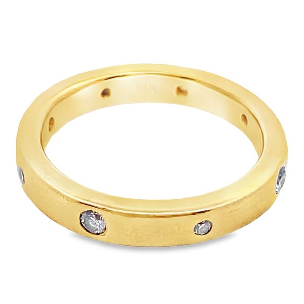 ESTATE 18ky .26ctw Flush-set band Graham Jewelers Wayzata, MN