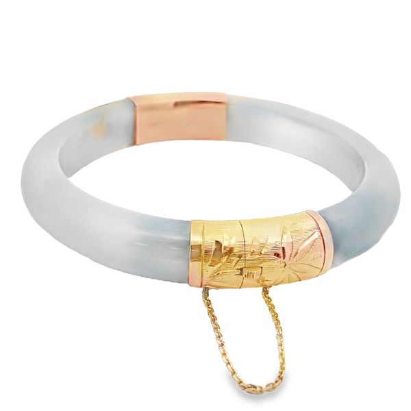 14ky circa1960 Vintage Carved Jade Bangle bracelet 7.5