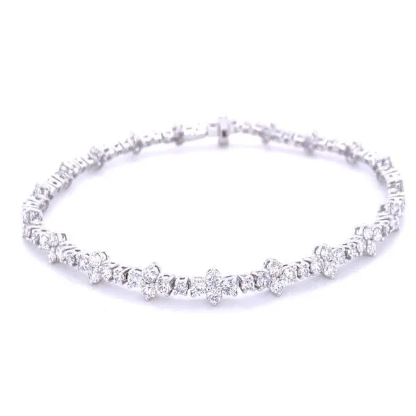 18K WHITE GOLD DIAMOND BRACELET Gray's Jewelers Bespoke Saint James, NY