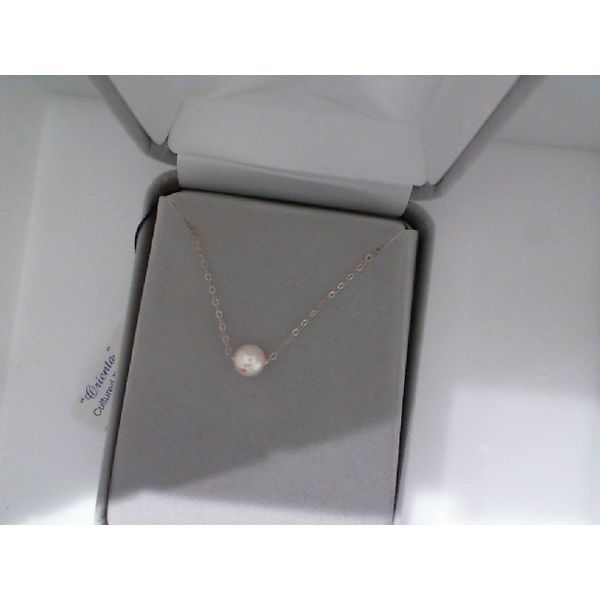 Pearl Pendant Gray's Jewelers Bespoke Saint James, NY