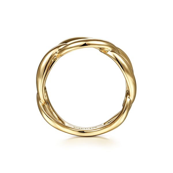 14K Yellow Gold Chain Link Ring Image 2 Gray's Jewelers Bespoke Saint James, NY