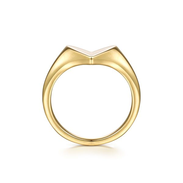 14K Yellow Gold Heart Ring Image 2 Gray's Jewelers Bespoke Saint James, NY