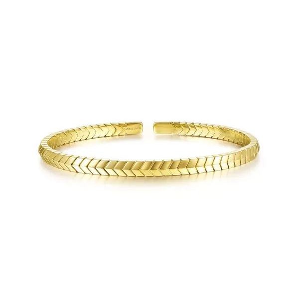 14K Yellow Gold Chevron Pattern Cuff Bracelet Gray's Jewelers Bespoke Saint James, NY