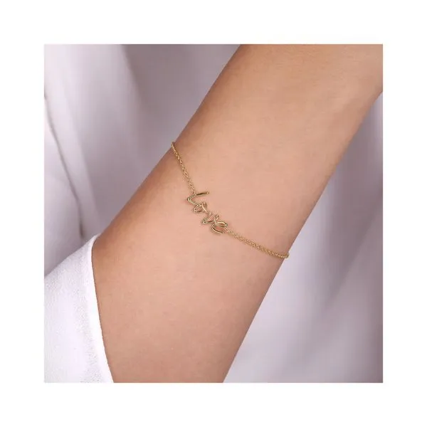 14K Yellow Gold LOVE Chain Bracelet Image 3 Gray's Jewelers Bespoke Saint James, NY