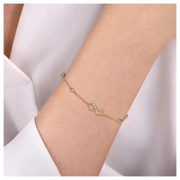 14K Yellow Gold Bujukan Chain Bracelet with Infinity Station Image 2 Gray's Jewelers Bespoke Saint James, NY