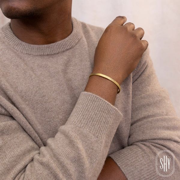 14K Yellow Gold Men's Matt Cuff Bracelet Image 3 Gray's Jewelers Bespoke Saint James, NY