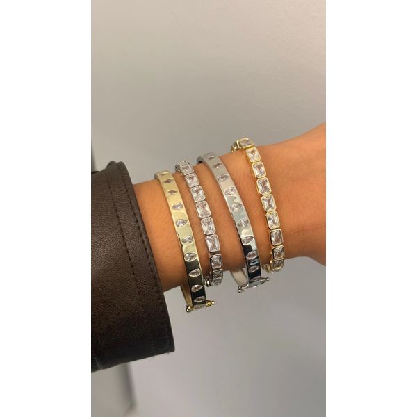 18K White Gold Plated Classic Glow Stretchy Bracelet - White Cubic Zirconia Image 2 Gray's Jewelers Bespoke Saint James, NY