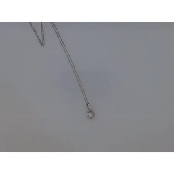 Gold Necklace Gysbers Jewelry Waupun, WI