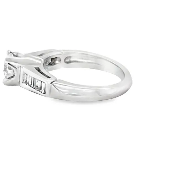 PLATINUM ROUND DIAMOND ENGAGEMENT RING